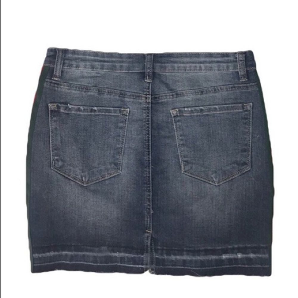 Denim Skirt With Stripe Ribbon & Bee Applique - Picture 3 of 5